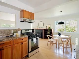 Photo #5: 24466628 Listing 