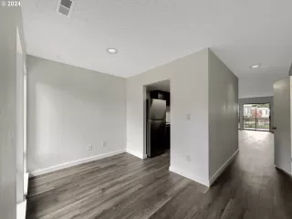 Photo #1: 24467363 Listing 