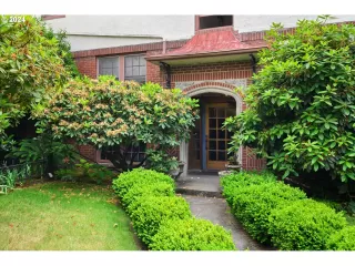 Photo #2: 24467521 Listing