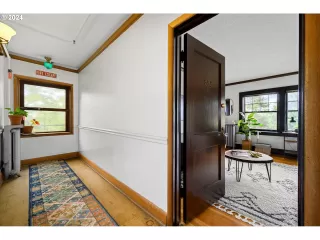 Photo #5: 24467521 Listing