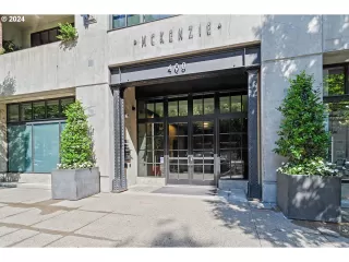 Photo #1: 24467802 Listing