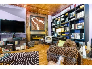 Photo #3: 24467802 Listing