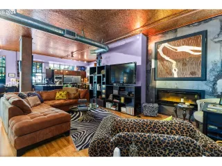 Photo #5: 24467802 Listing