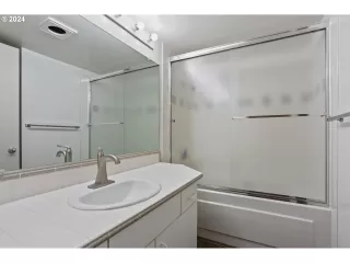 Photo #6: 24469094 Listing 