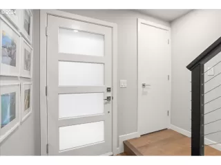 Photo #1: 24469305 Listing