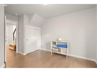 Photo #5: 24469305 Listing