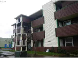 Photo #3: 24469964 Listing