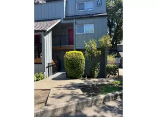 Photo #2: 24470206 Listing