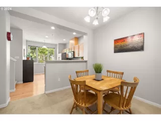 Photo #5: 24471139 Listing 