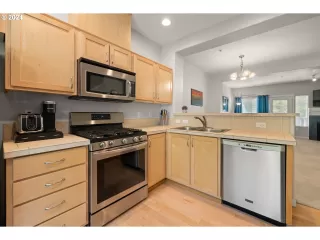 Photo #6: 24471139 Listing 