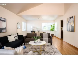 Photo #3: 24471619 Listing