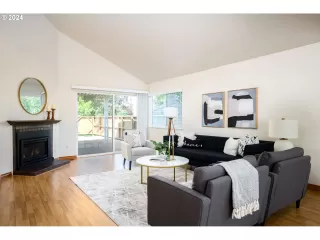 Photo #5: 24471619 Listing