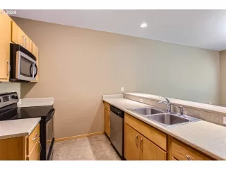 Photo #3: 24471650 Listing