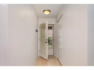 Photo #2: 24471686 Listing