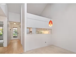 Photo #3: 24471686 Listing