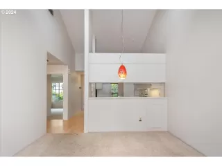 Photo #4: 24471686 Listing