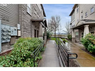 Photo #3: 24472192 Listing