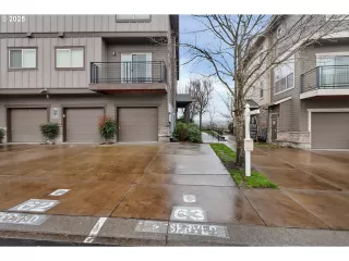 Photo #5: 24472192 Listing