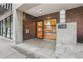 Photo #3: 24472267 Listing 