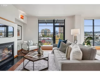 Photo #6: 24472267 Listing 