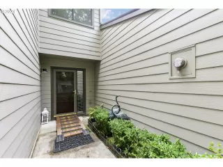 Photo #3: 24472302 Listing