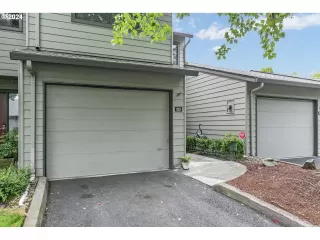 Photo #4: 24472302 Listing