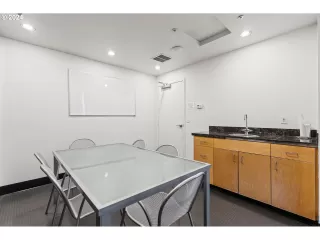 Photo #2: 24472670 Listing 