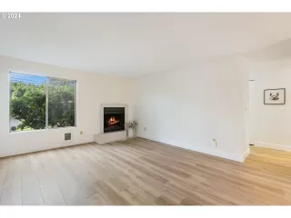 Photo #2: 24473501 Listing 
