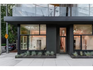 Photo #3: 24473872 Listing