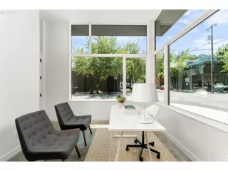 Photo #5: 24473872 Listing