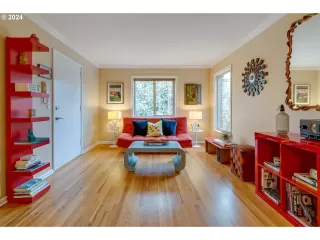 Photo #5: 24474397 Listing