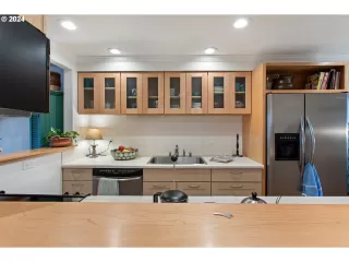 Photo #3: 24474787 Listing