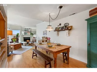 Photo #4: 24474787 Listing