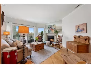 Photo #5: 24474787 Listing