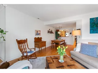 Photo #6: 24474787 Listing