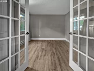 Photo #6: 24475511 Listing