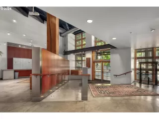 Photo #2: 24475877 Listing 