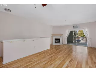 Photo #3: 24476673 Listing 