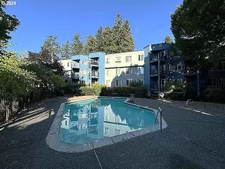 Photo #1: 24476736 Listing