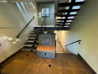 Photo #4: 24476736 Listing