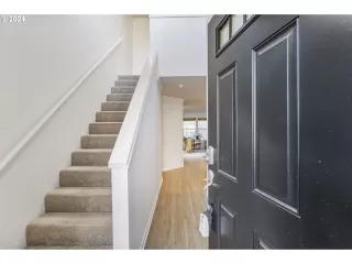 Photo #3: 24477807 Listing