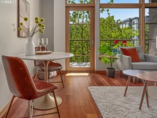 Photo #6: 24478134 Listing