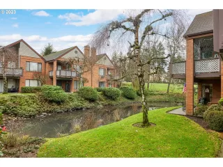 Photo #4: 24478510 Listing