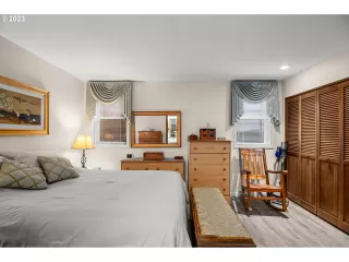 Photo #6: 24478510 Listing