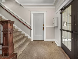 Photo #3: 24478629 Listing