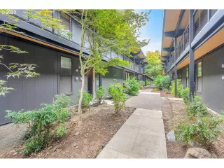 Photo #2: 24478807 Listing 