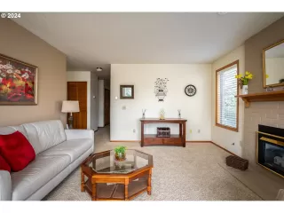 Photo #4: 24479052 Listing