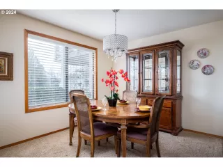 Photo #5: 24479052 Listing