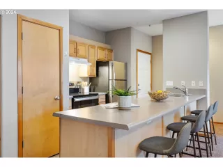 Photo #1: 24479581 Listing