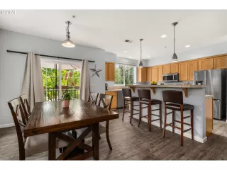 Photo #5: 24480857 Listing 